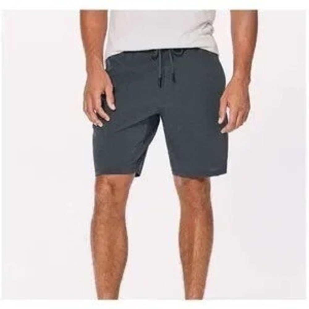 Lululemon Pace Breaker Shorts 8.5" Inseam Swim Gray Size Large Athletic Pockets